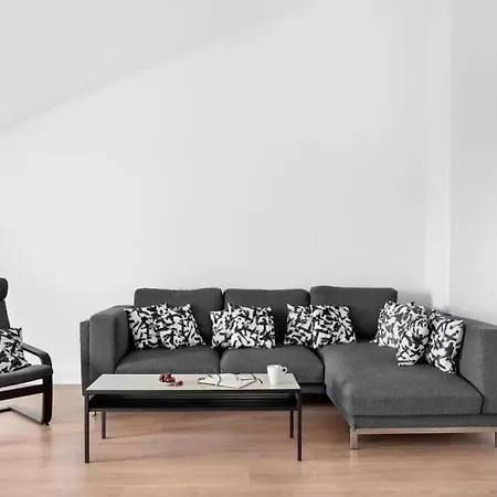 Lovely 2-Br Flat W/Terrace Near Time Out Market Apartamento Lisboa
