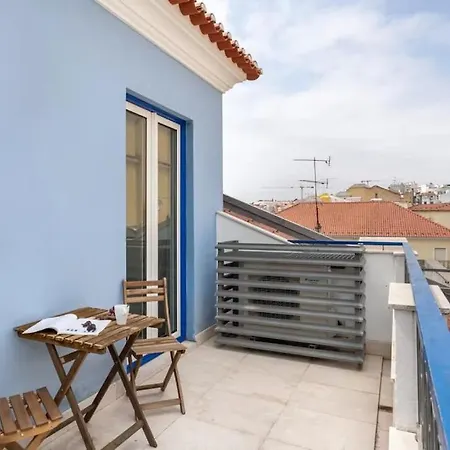 Lovely 2-Br Flat W/Terrace Near Time Out Market * Lisboa