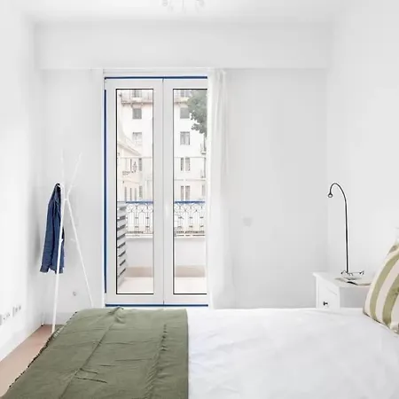 Apartment Lovely 2-Br Flat W/Terrace Near Time Out Market