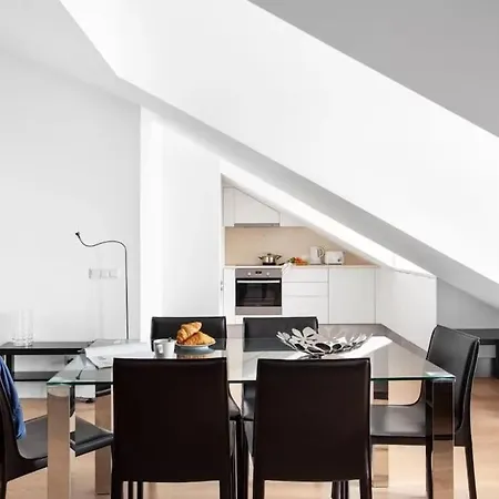 Appartement Lovely 2-Br Flat W/Terrace Near Time Out Market Lissabon